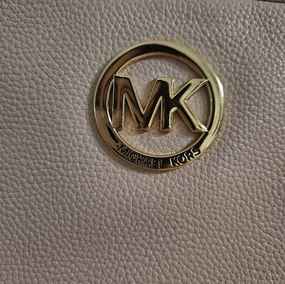 Michael Kors Blush Cross Body Purse - Picture 10 of 16